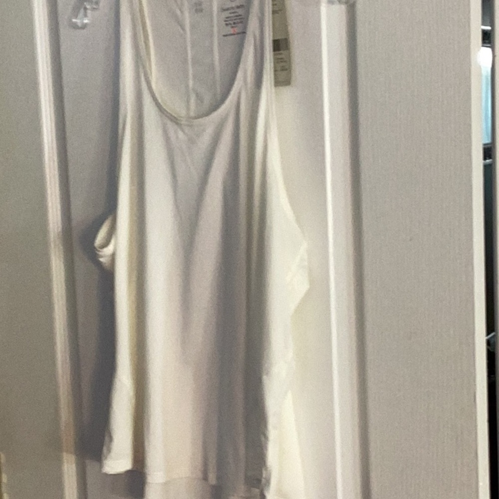 Women's White Sleeveless Top